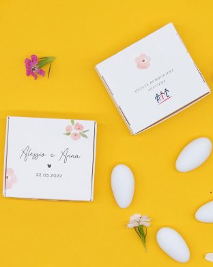 Scatolina solidale torta porta confetti Fiorellini Rosa