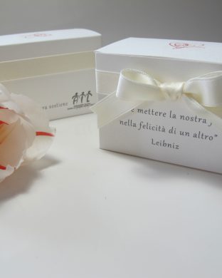 Bomboniere scatolina con nastro