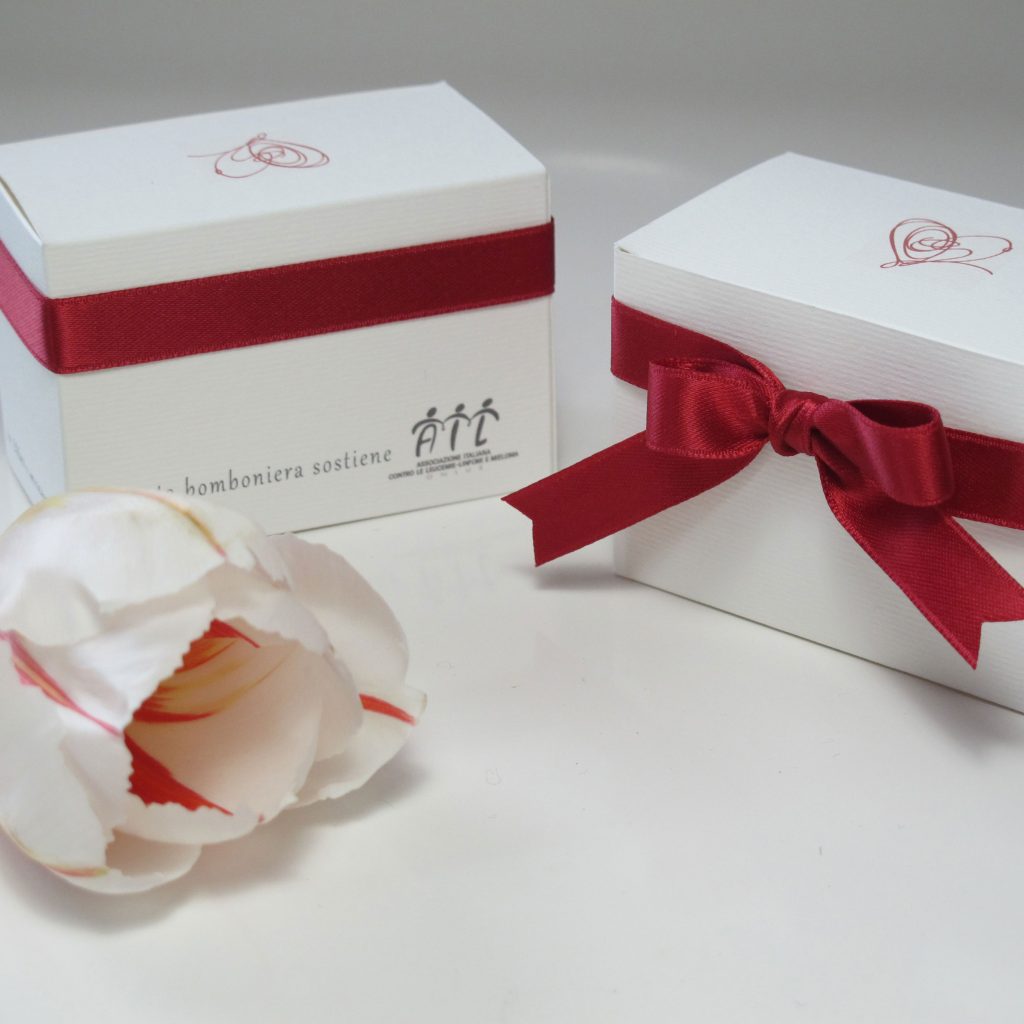 OFFERTA: 25 Bomboniere con nastro