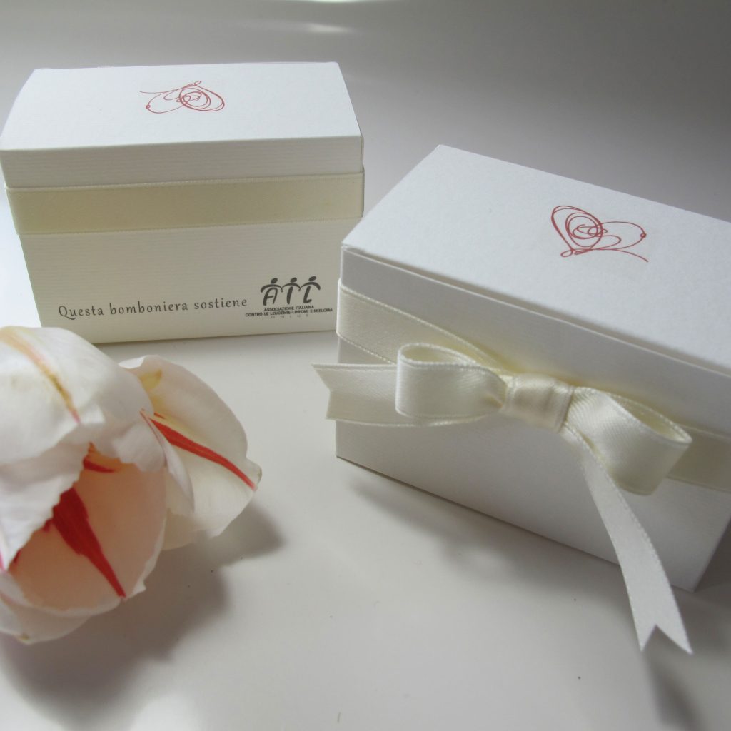OFFERTA: 25 Bomboniere con nastro